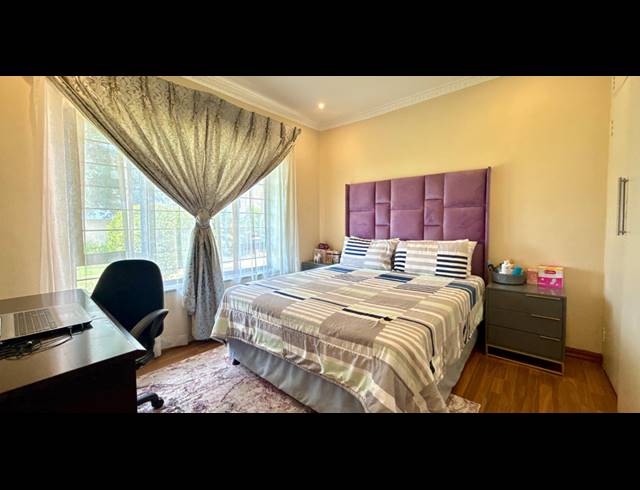 4 BEDROOM HOUSE FOR SALE IN BRACKENHURST